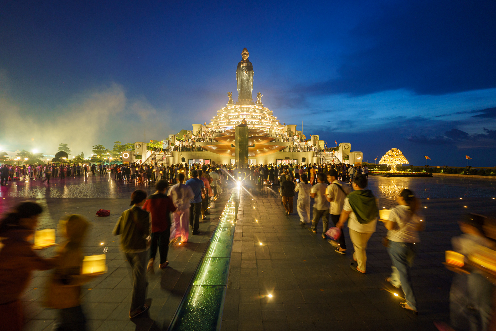 ﻿Địa chỉ đỏ không thể bỏ qua sau khi xem diễu binh tại TP. Hồ Chí Minh dịp 30/4
 - 4